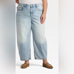 Universal Thread Barrel Jeans